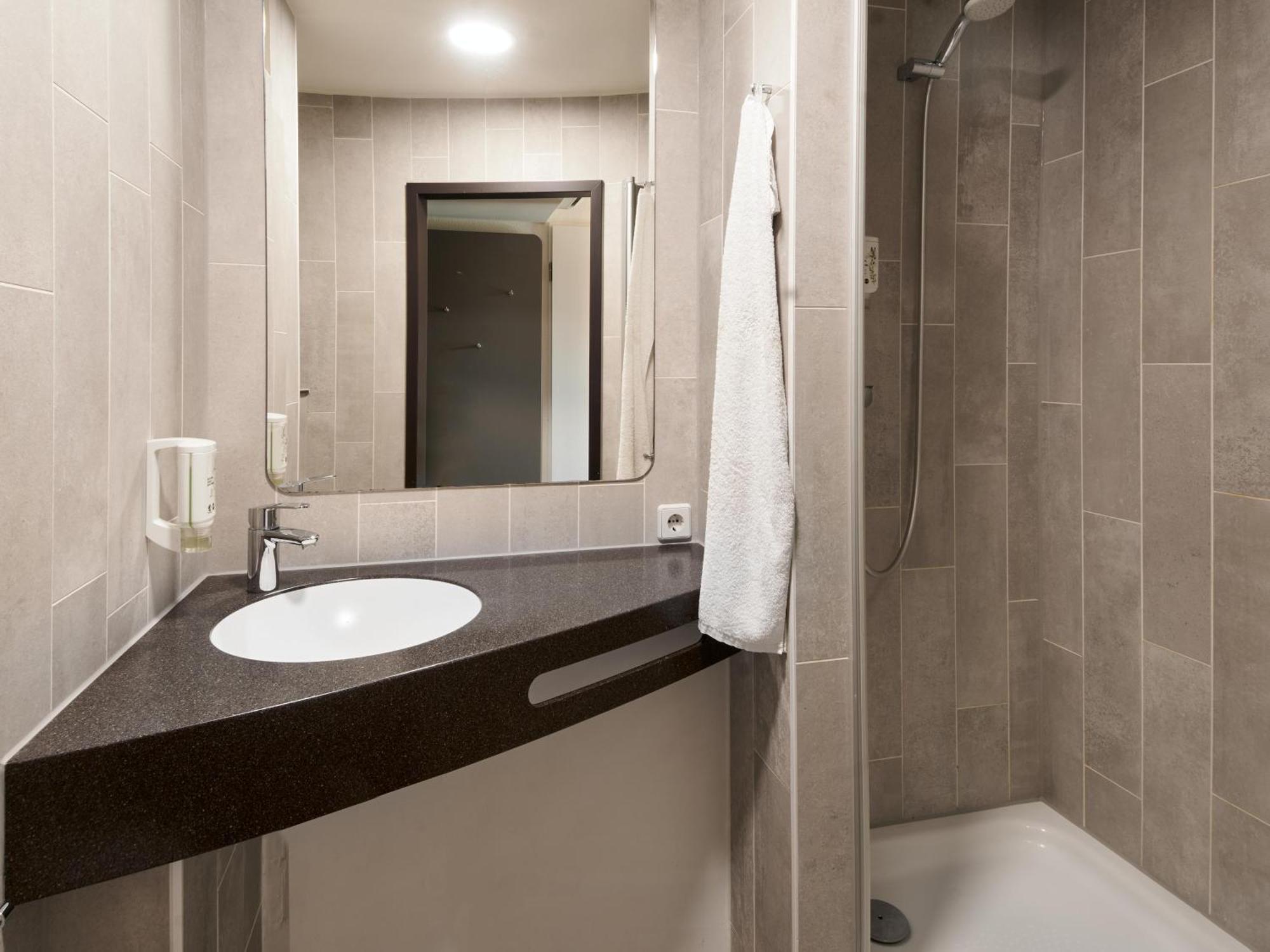 B&B Hotel Offenbach-Sued Buitenkant foto